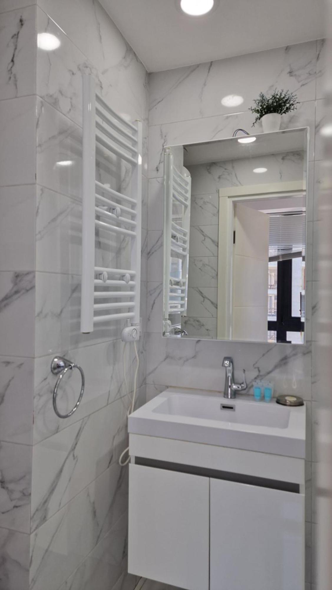 Your Beach Tower Batumi Phòng bức ảnh