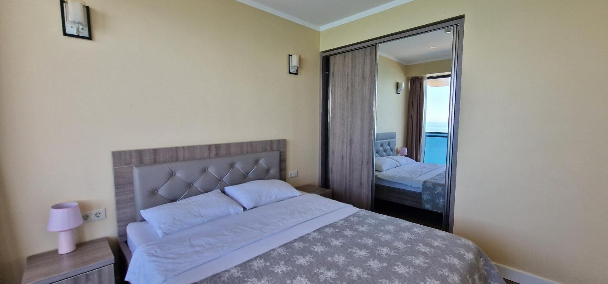 Your Beach Tower Batumi Phòng bức ảnh