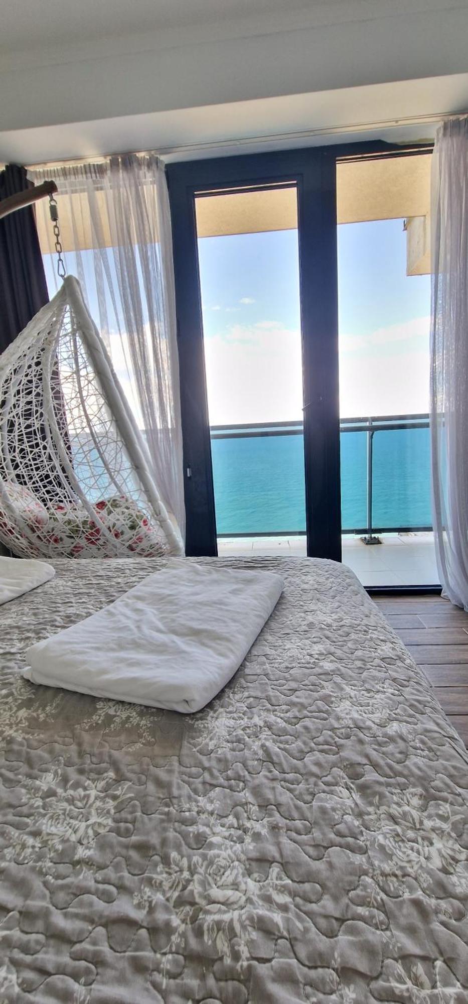 Your Beach Tower Batumi Phòng bức ảnh